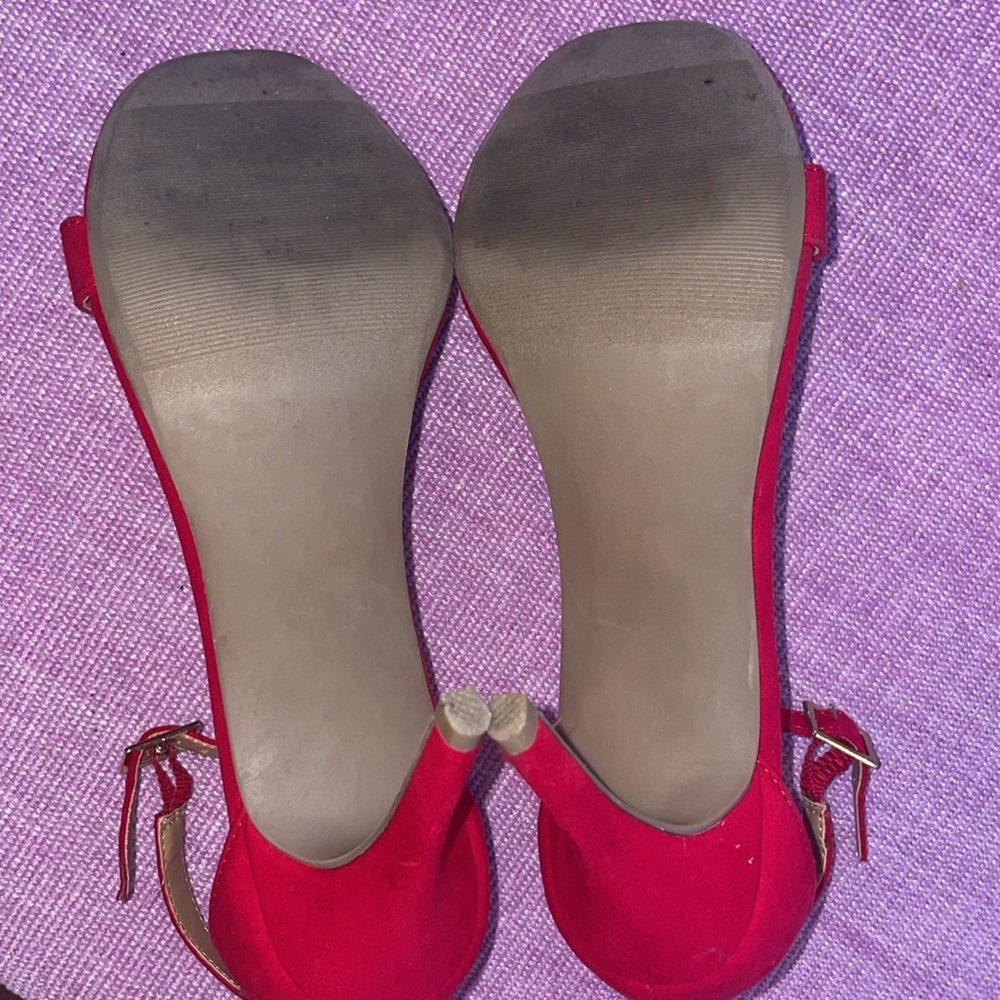 Red strappy heels - Picture 5 of 6